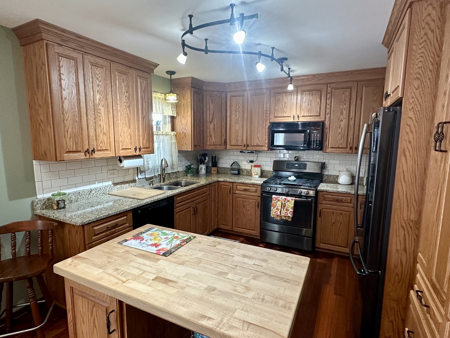 15813 Jon Road, Oak Forest, IL 60452