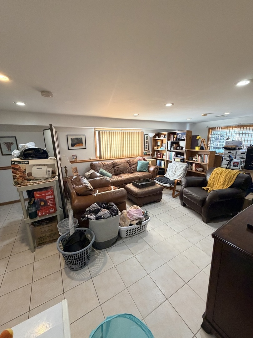 9013 ORIOLE Avenue, Morton Grove, IL 60053