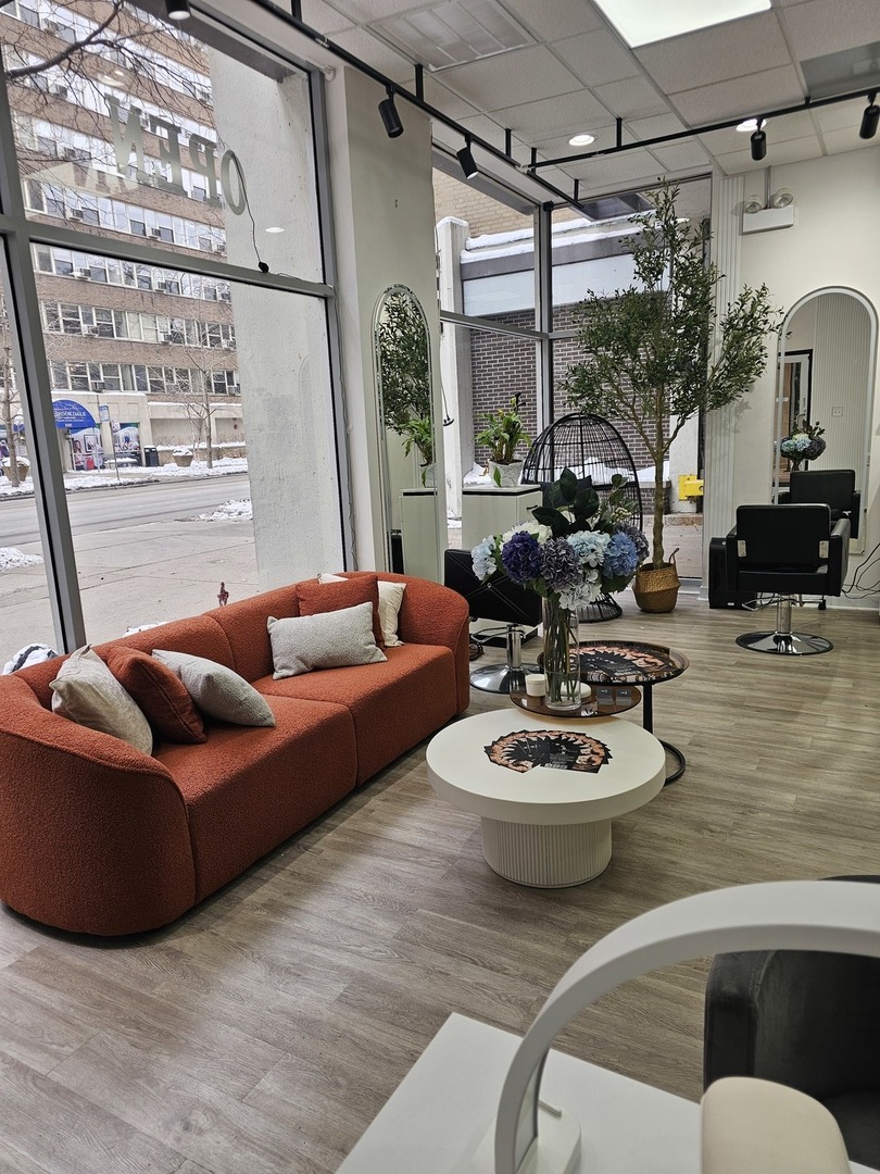 3110 N Sheridan Road, Chicago, IL 60657