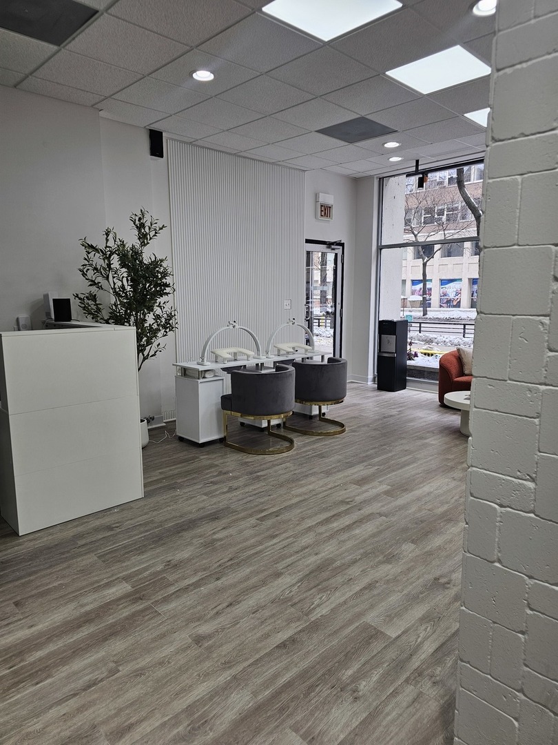 3110 N Sheridan Road, Chicago, IL 60657