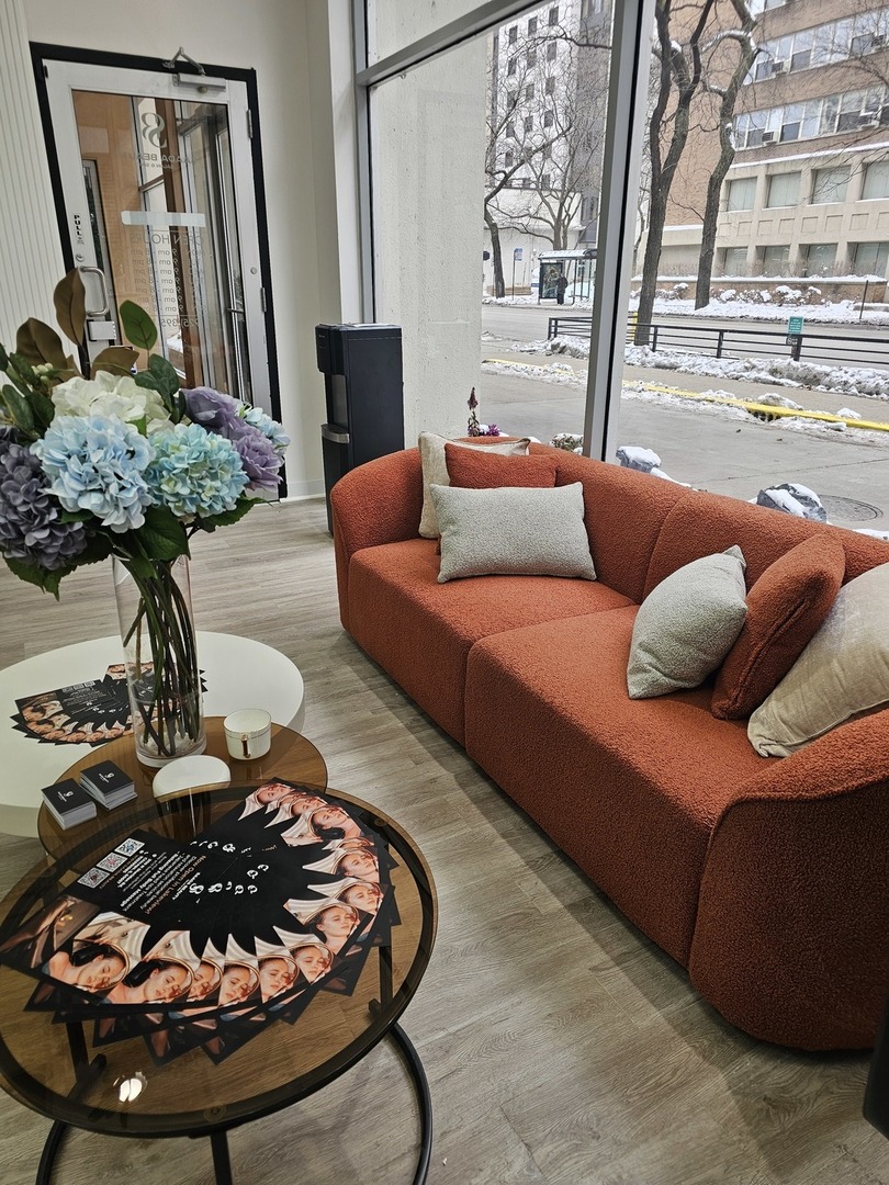 3110 N Sheridan Road, Chicago, IL 60657