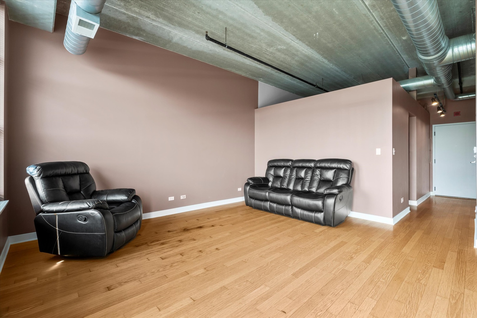 833 W 15TH Place #514, Chicago, IL 60608