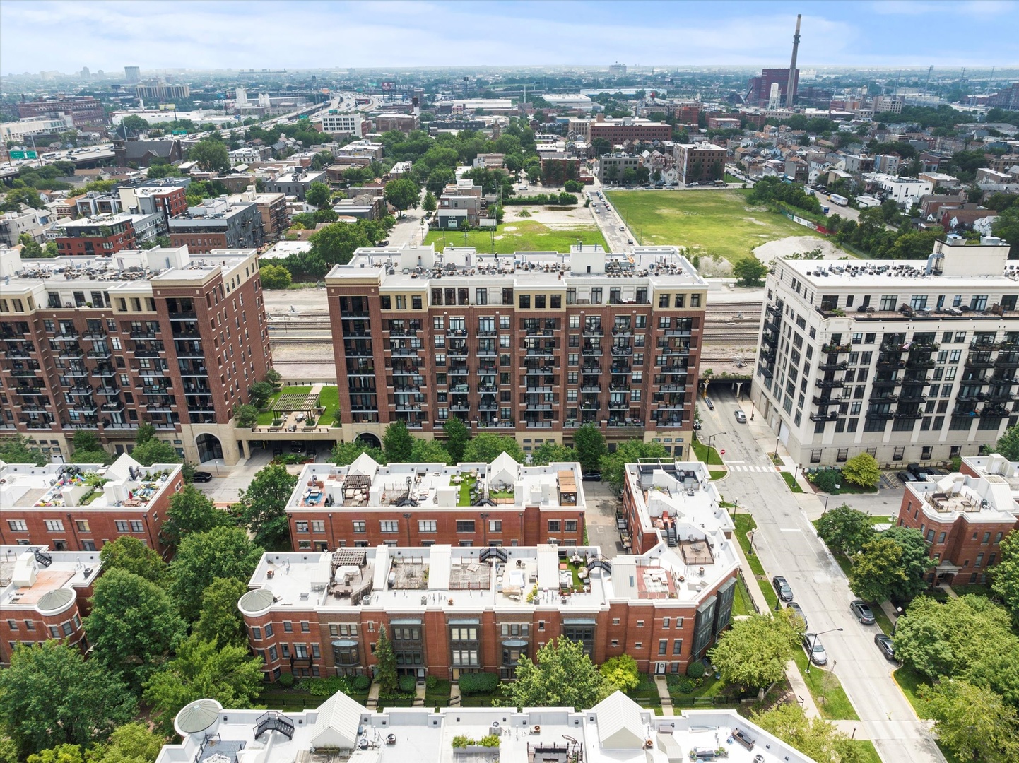 833 W 15TH Place #514, Chicago, IL 60608