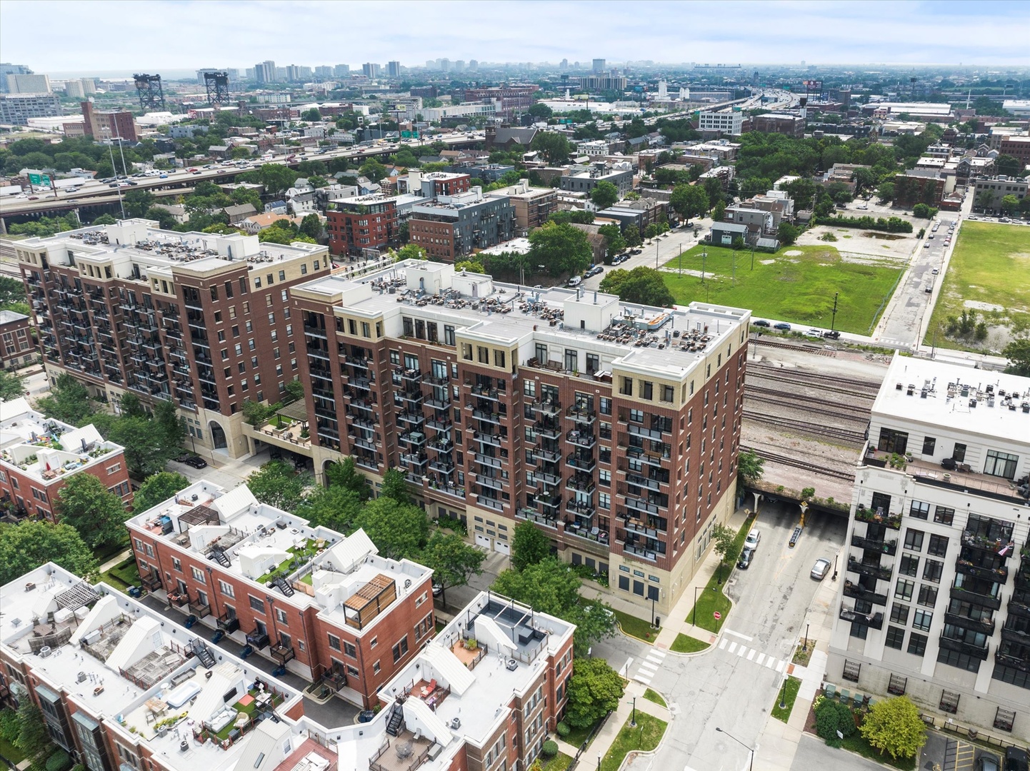 833 W 15TH Place #514, Chicago, IL 60608