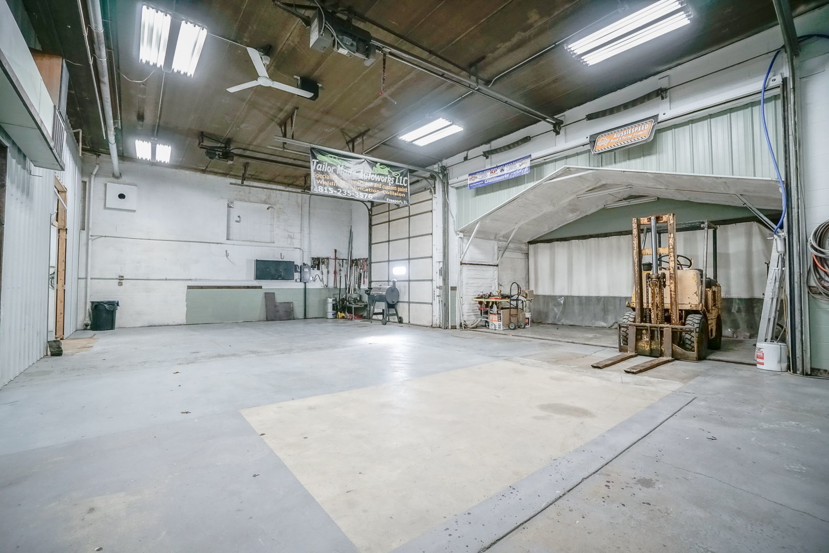 2045 W Galena Avenue, Freeport, IL 61032