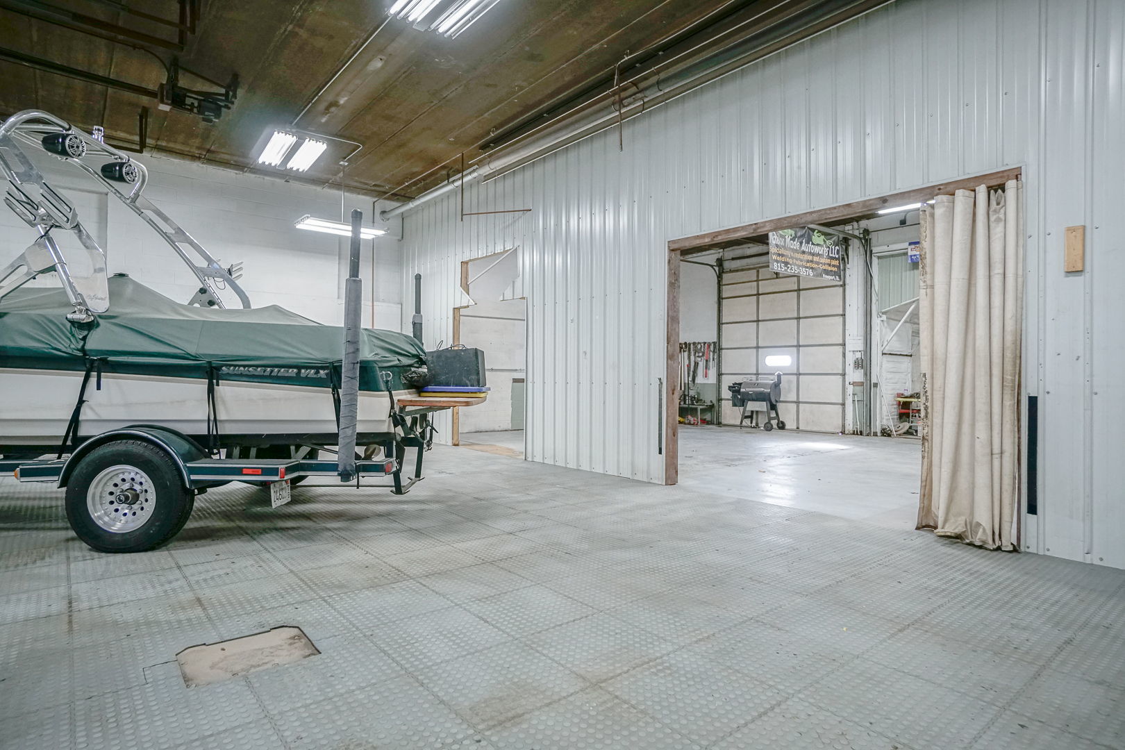 2045 W Galena Avenue, Freeport, IL 61032