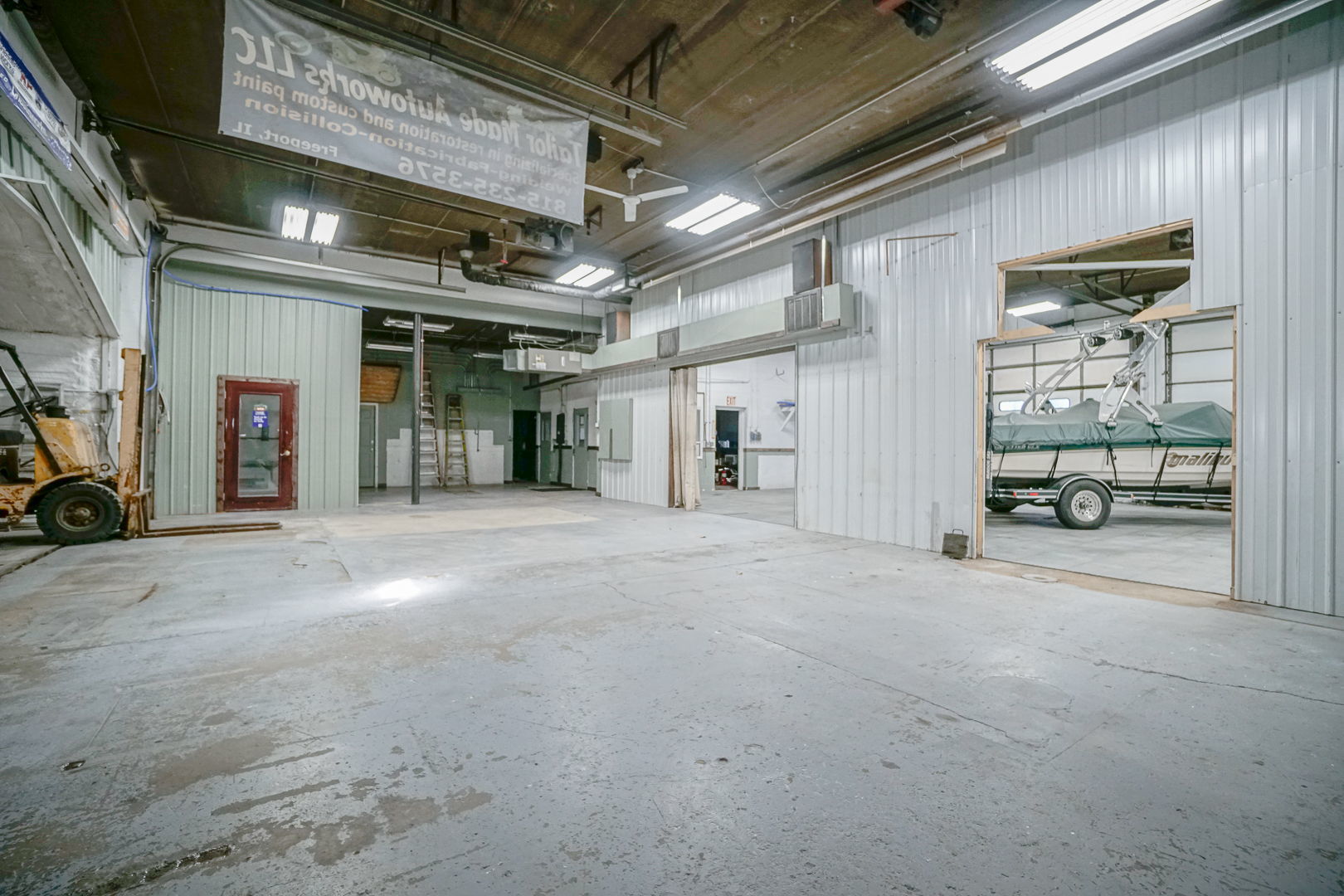 2045 W Galena Avenue, Freeport, IL 61032