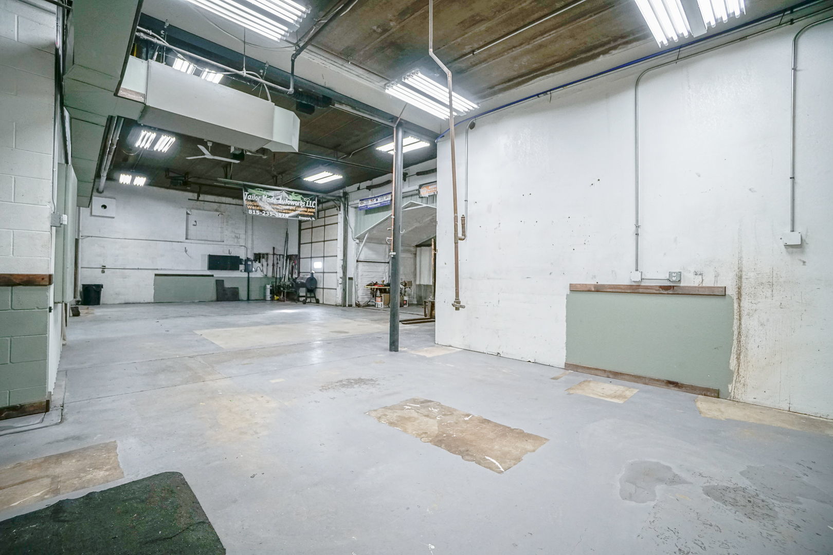 2045 W Galena Avenue, Freeport, IL 61032