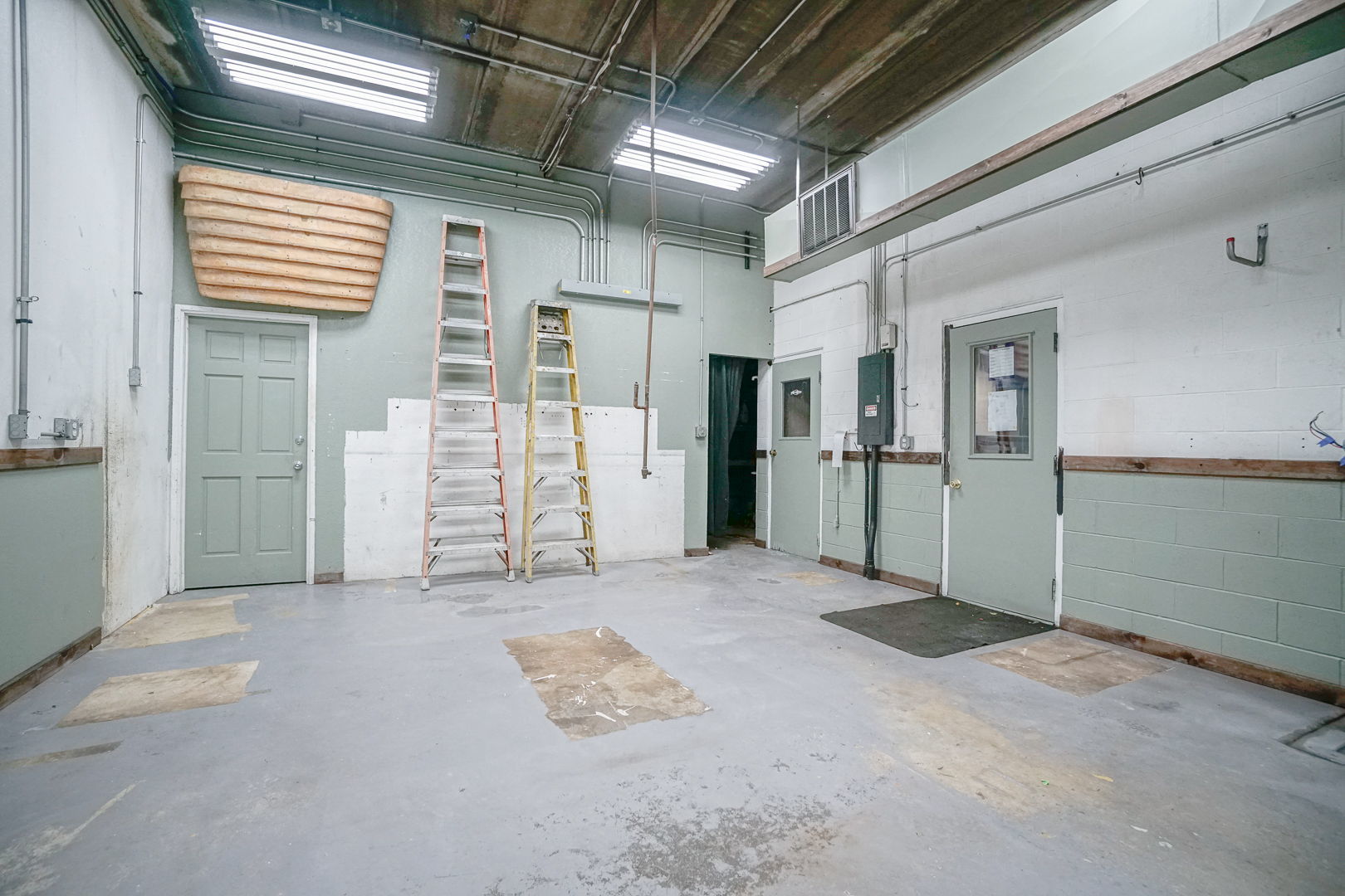 2045 W Galena Avenue, Freeport, IL 61032