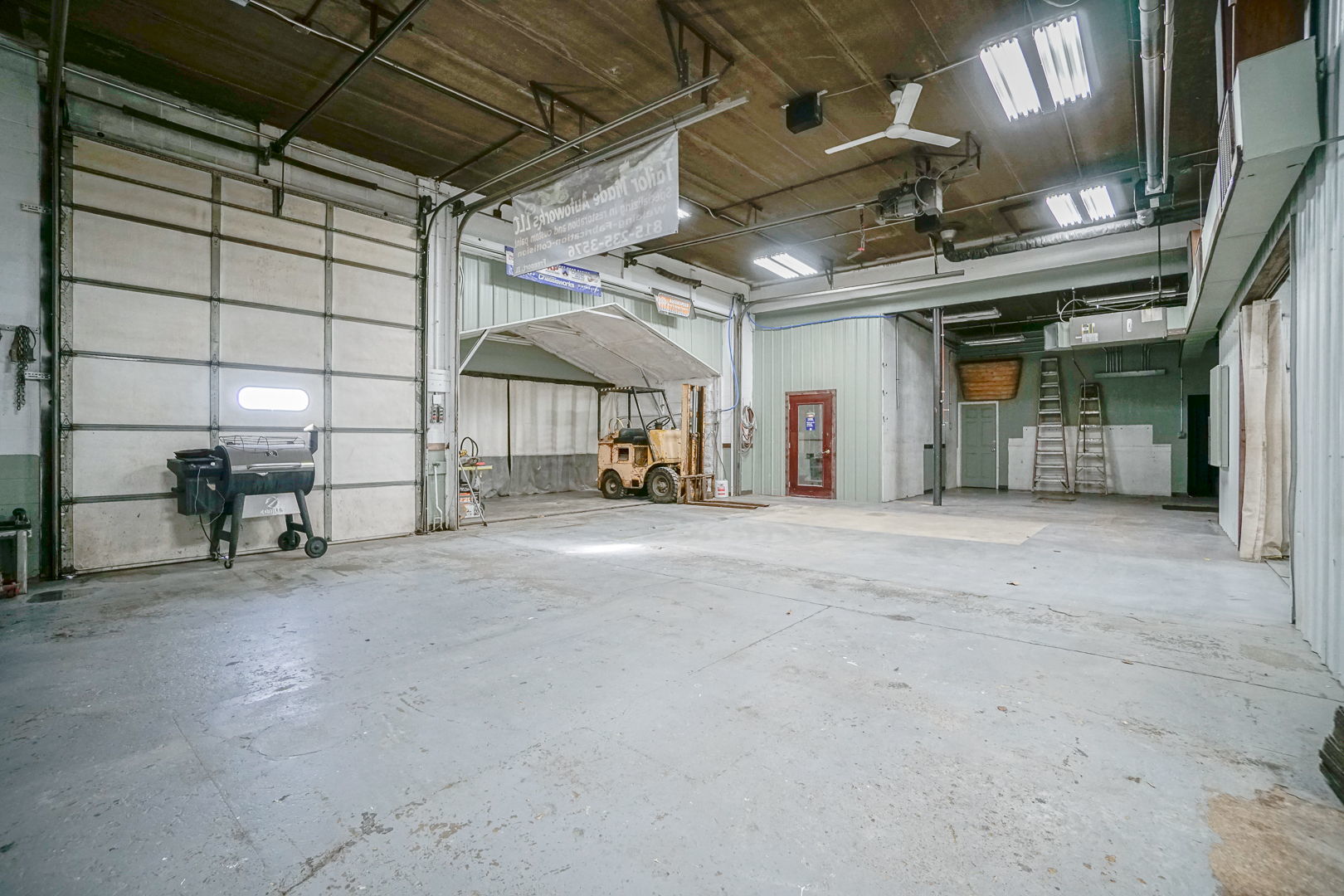 2045 W Galena Avenue, Freeport, IL 61032