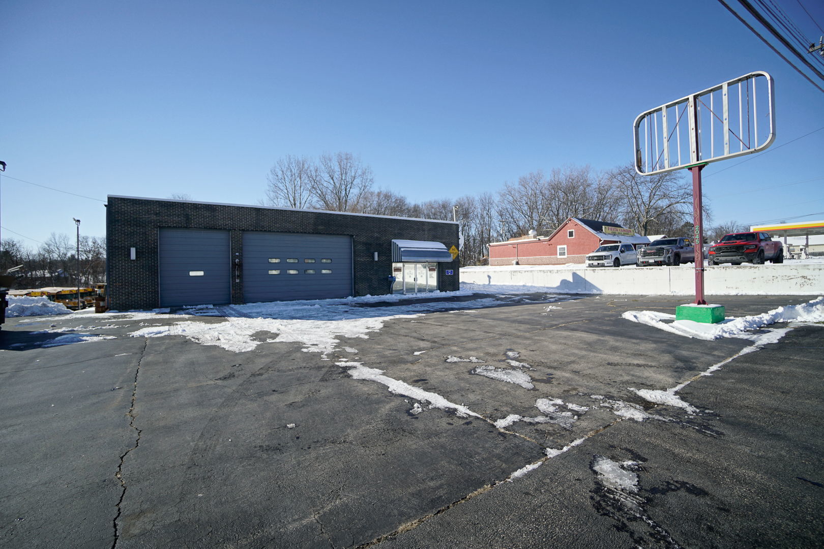 2045 W Galena Avenue, Freeport, IL 61032