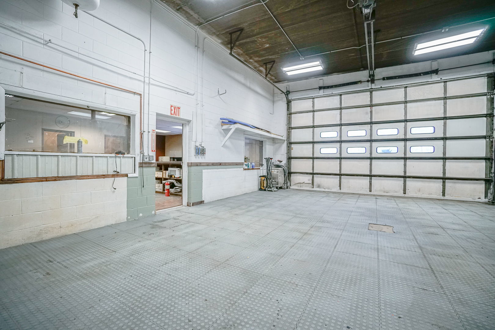 2045 W Galena Avenue, Freeport, IL 61032