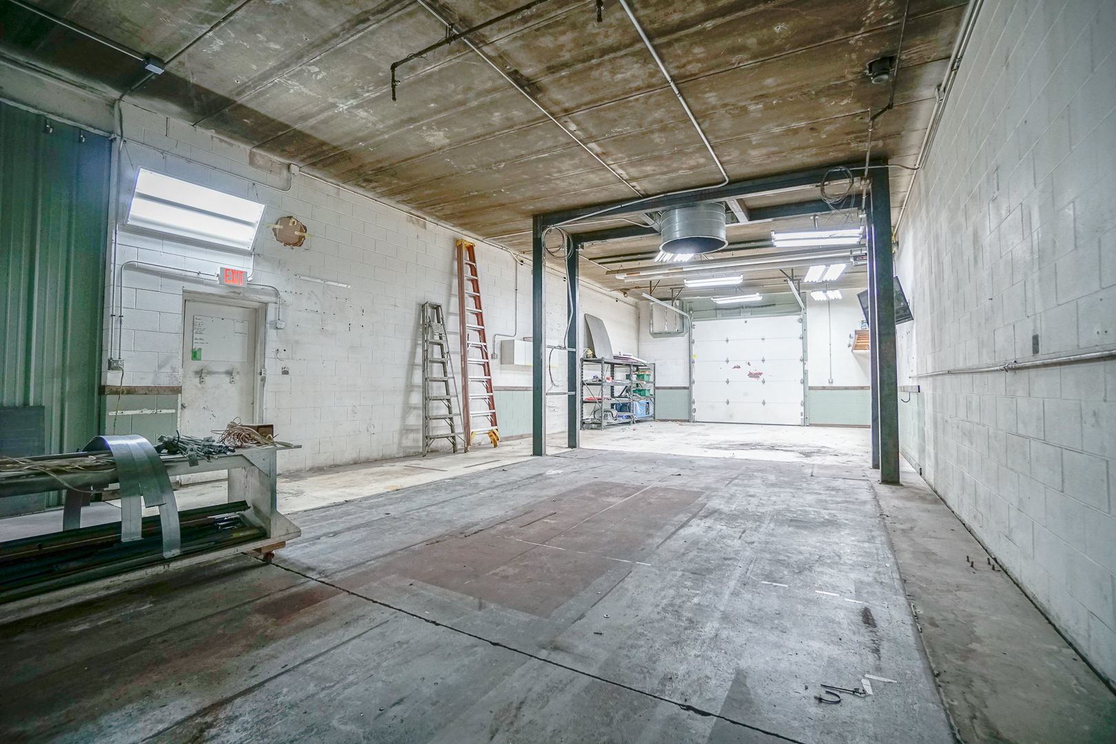 2045 W Galena Avenue, Freeport, IL 61032