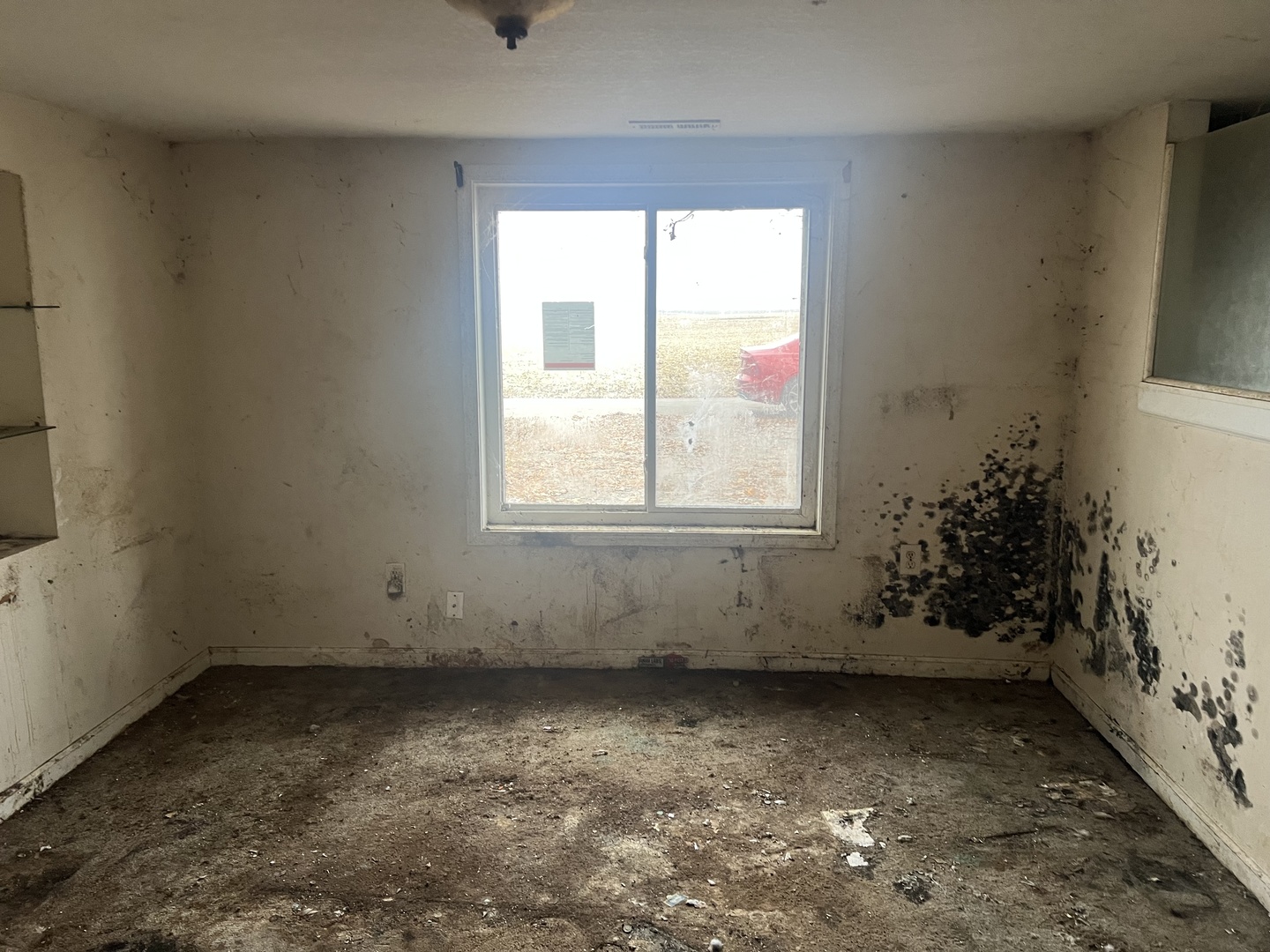 720 E Marion Street, Clinton, IL 61727