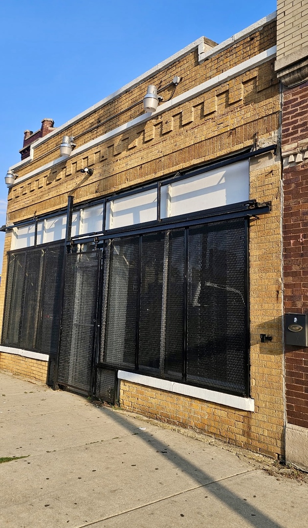 3657 W Division Street, Chicago, IL 60651