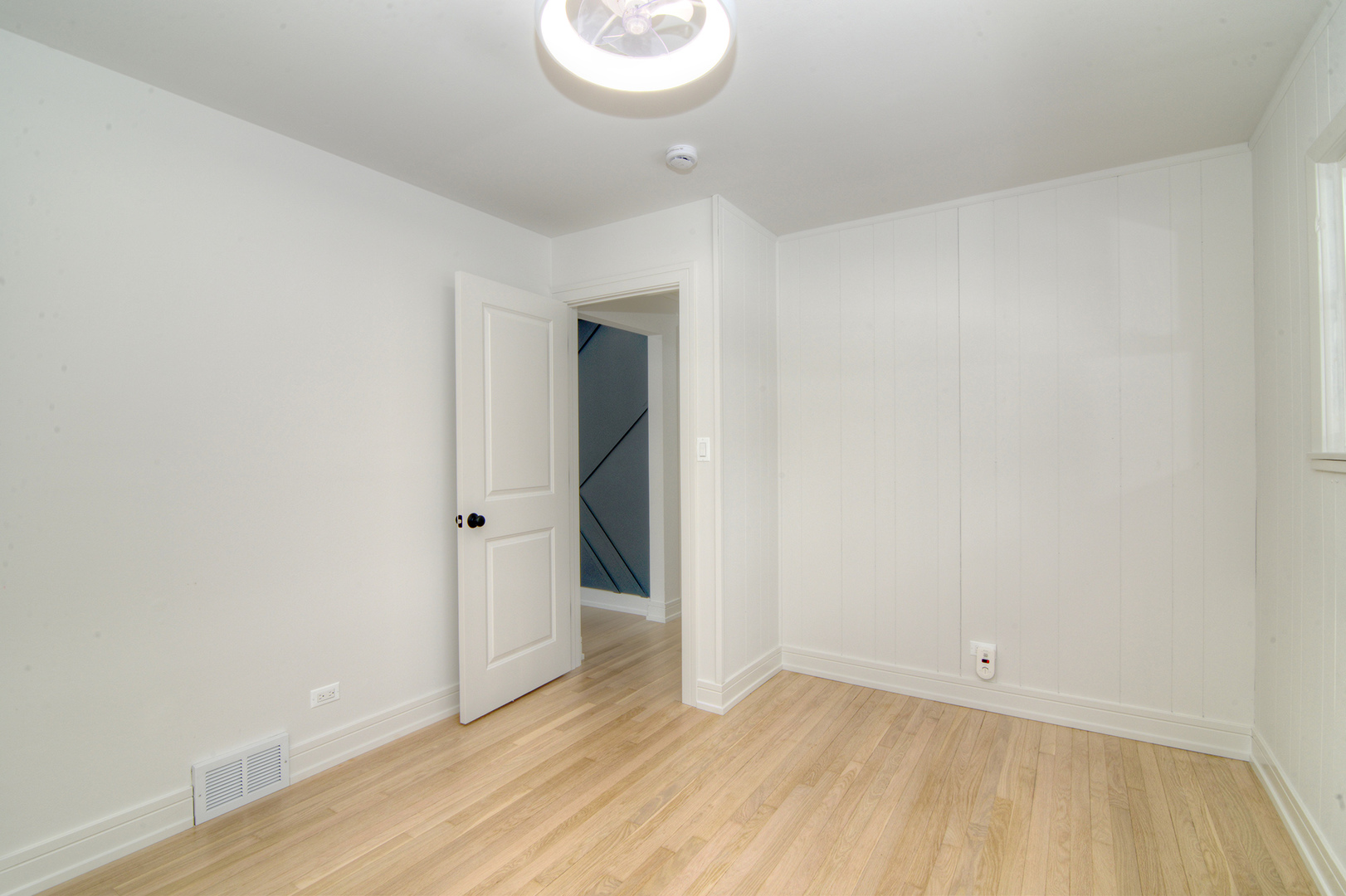 324 Parkside Avenue, Itasca, IL 60143