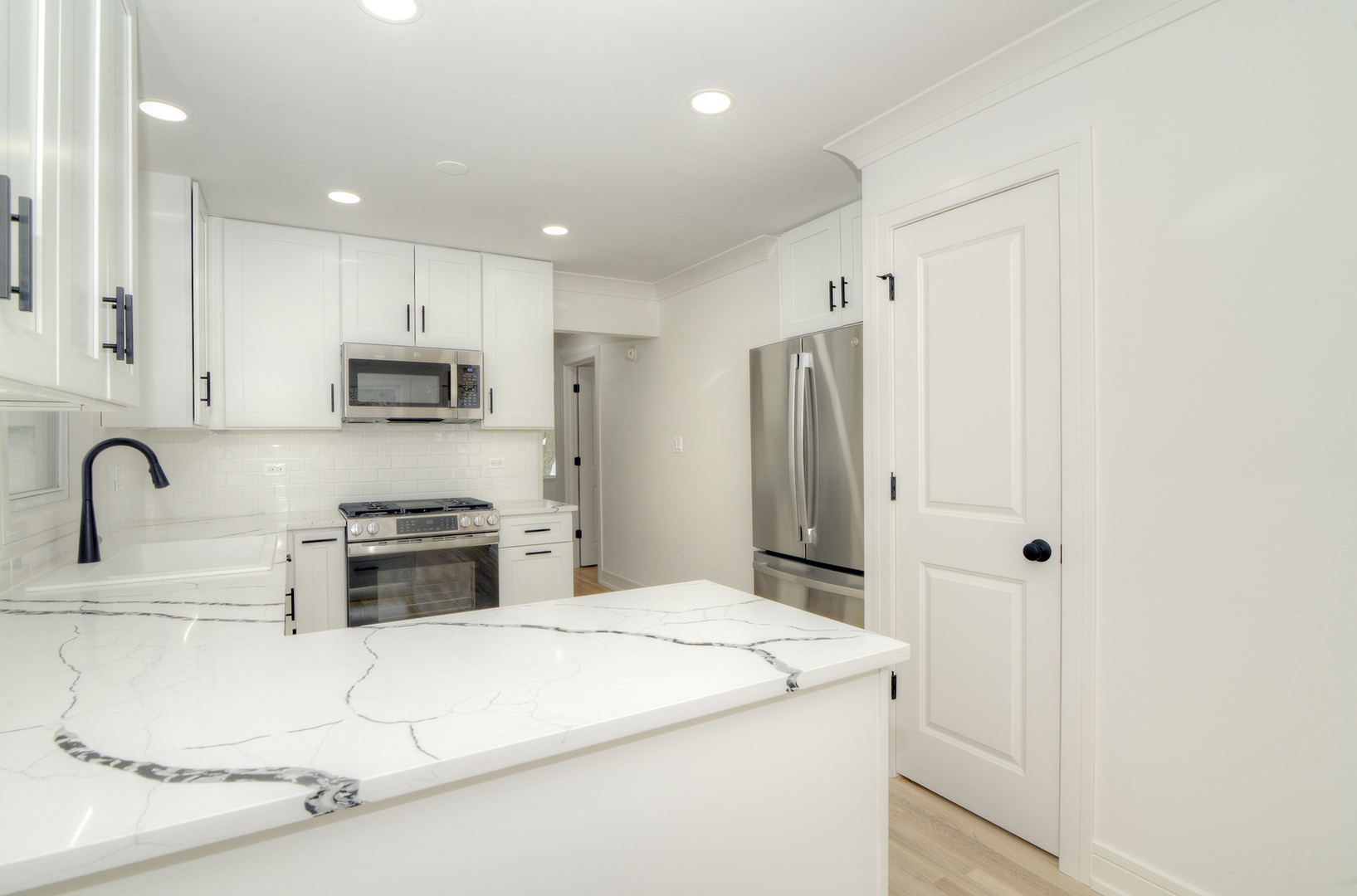 324 Parkside Avenue, Itasca, IL 60143