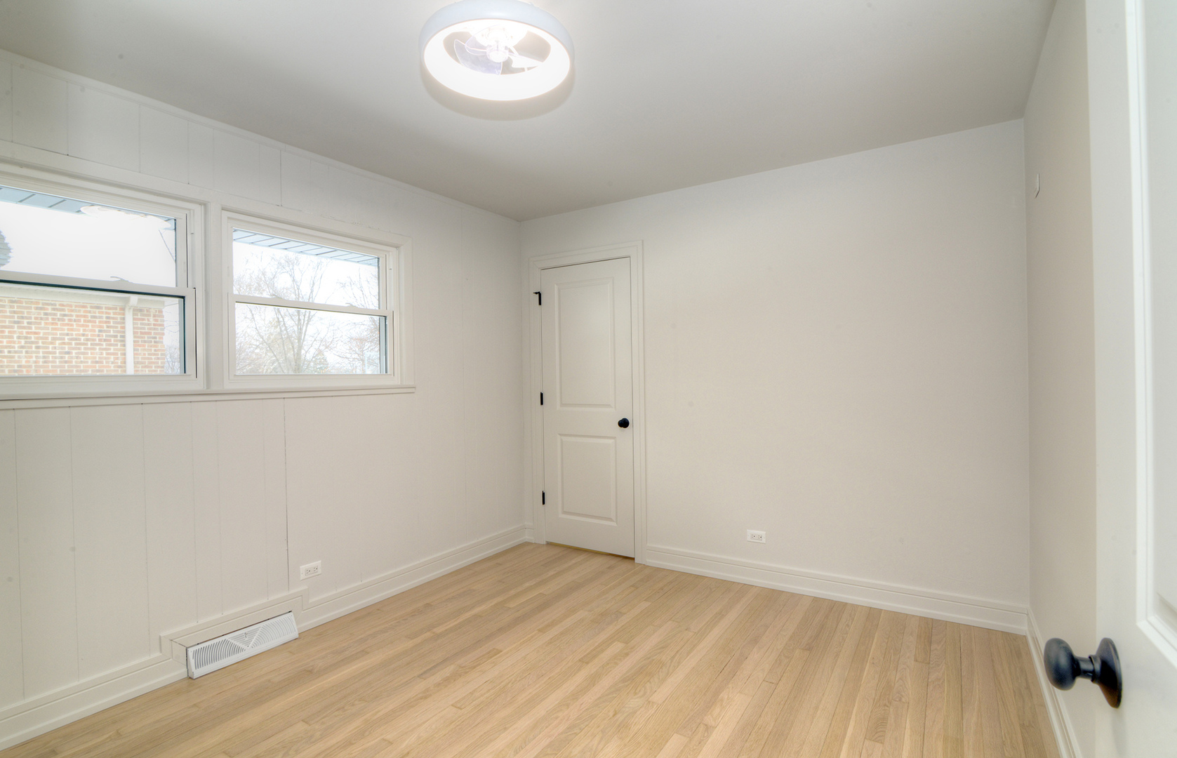 324 Parkside Avenue, Itasca, IL 60143