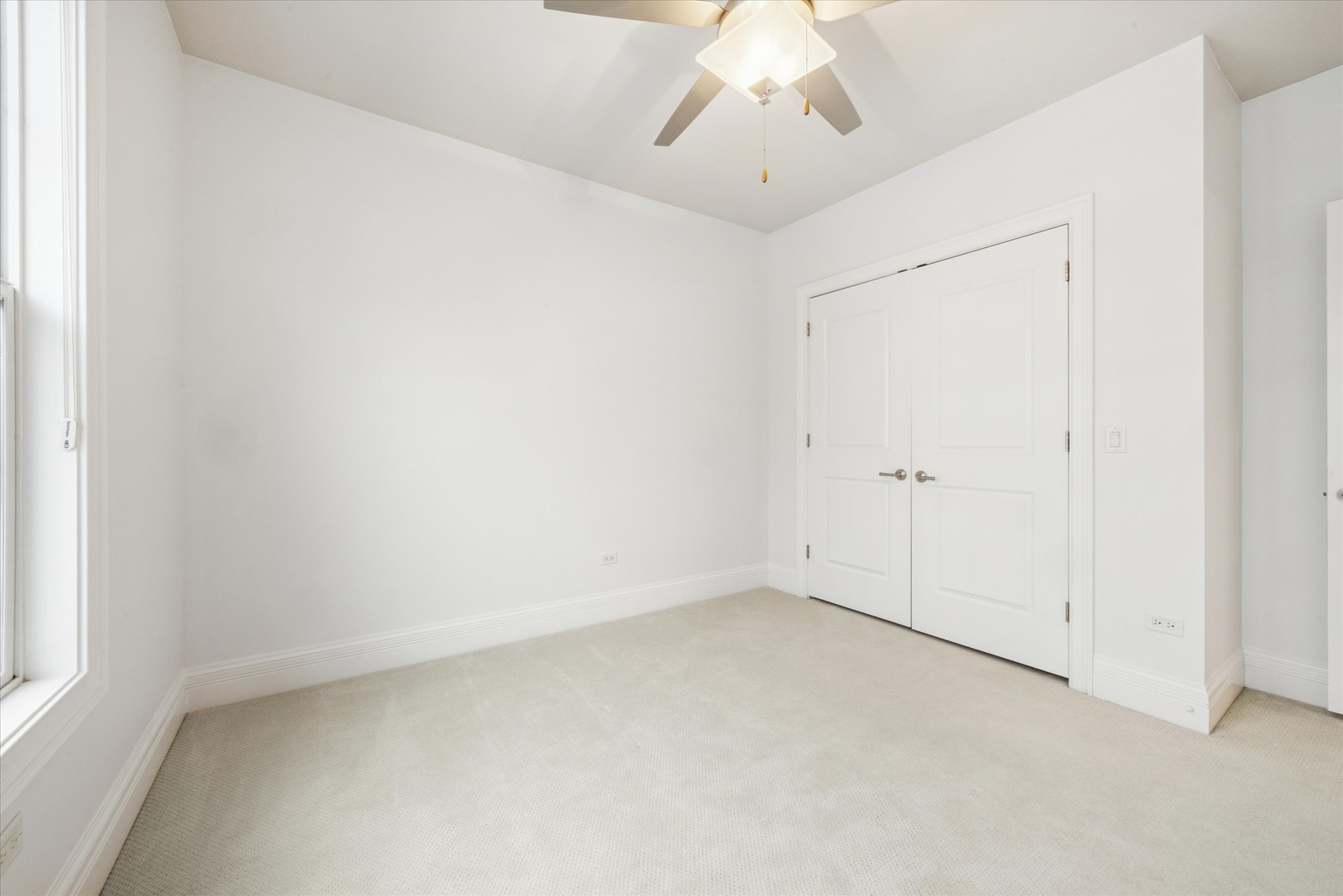 86 W KENNEDY Lane, Hinsdale, IL 60521