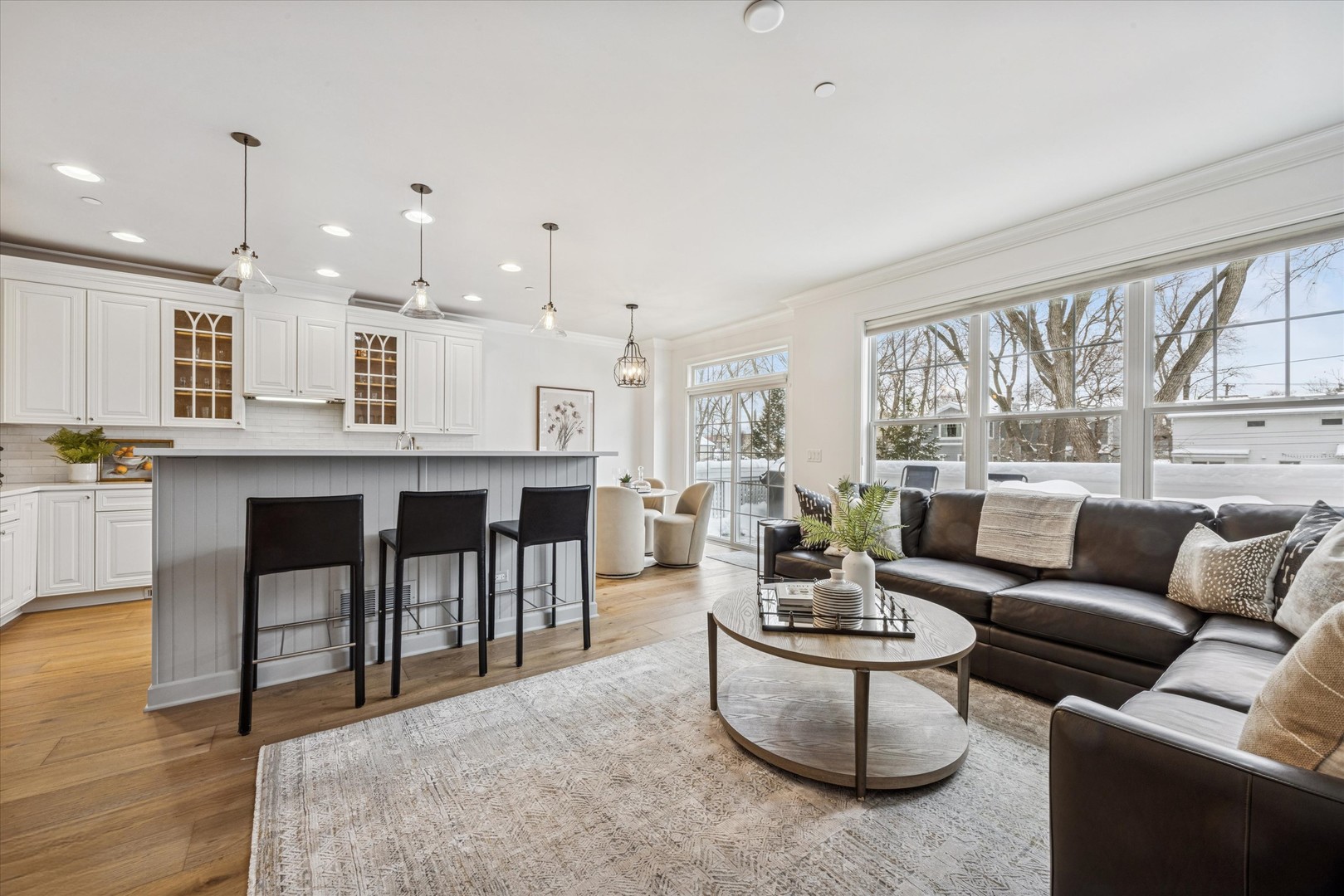 86 W KENNEDY Lane, Hinsdale, IL 60521