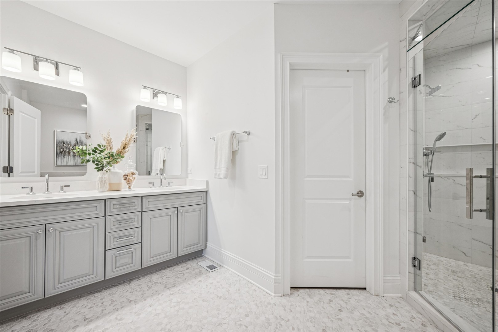 86 W KENNEDY Lane, Hinsdale, IL 60521