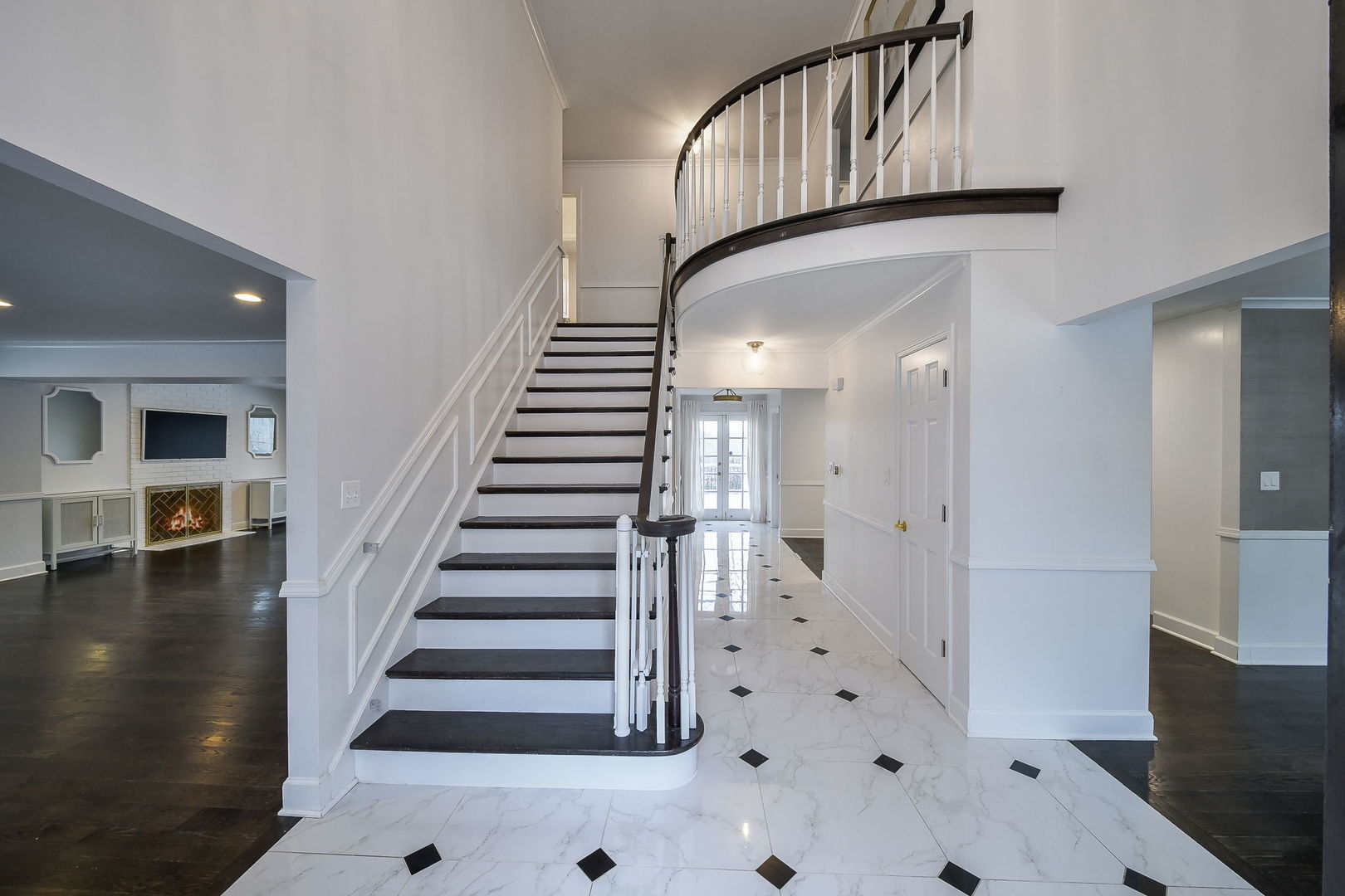 945 Anne Road, Naperville, IL 60540