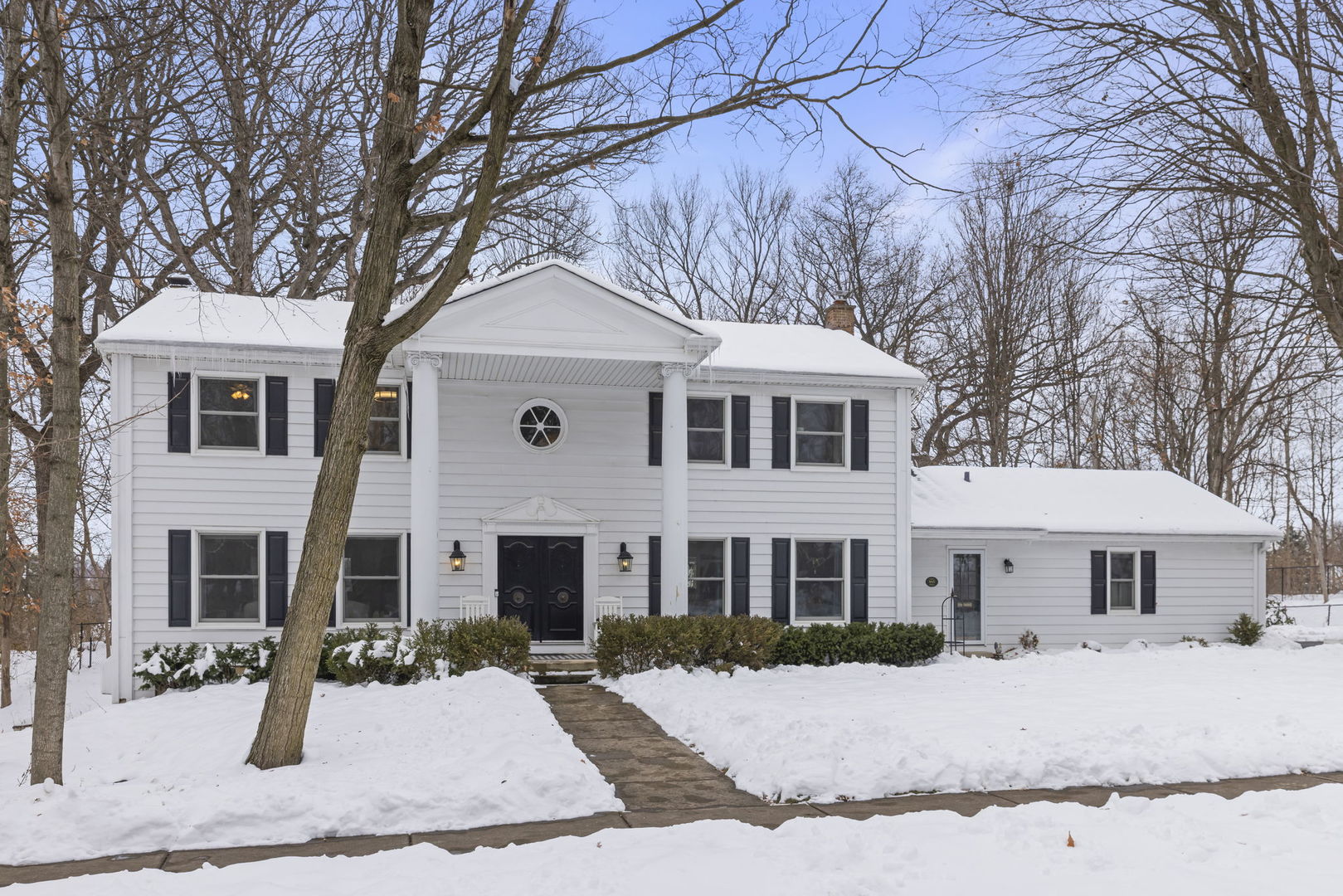 945 Anne Road, Naperville, IL 60540