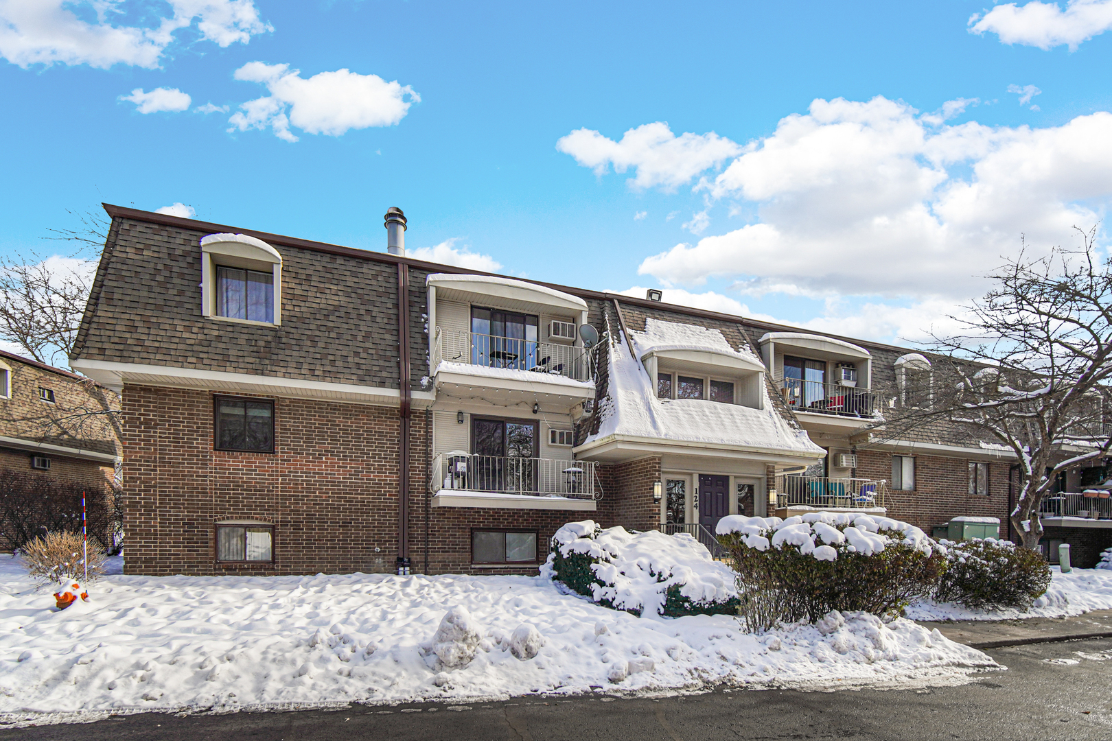 124 E Bailey Road #E, Naperville, IL 60565