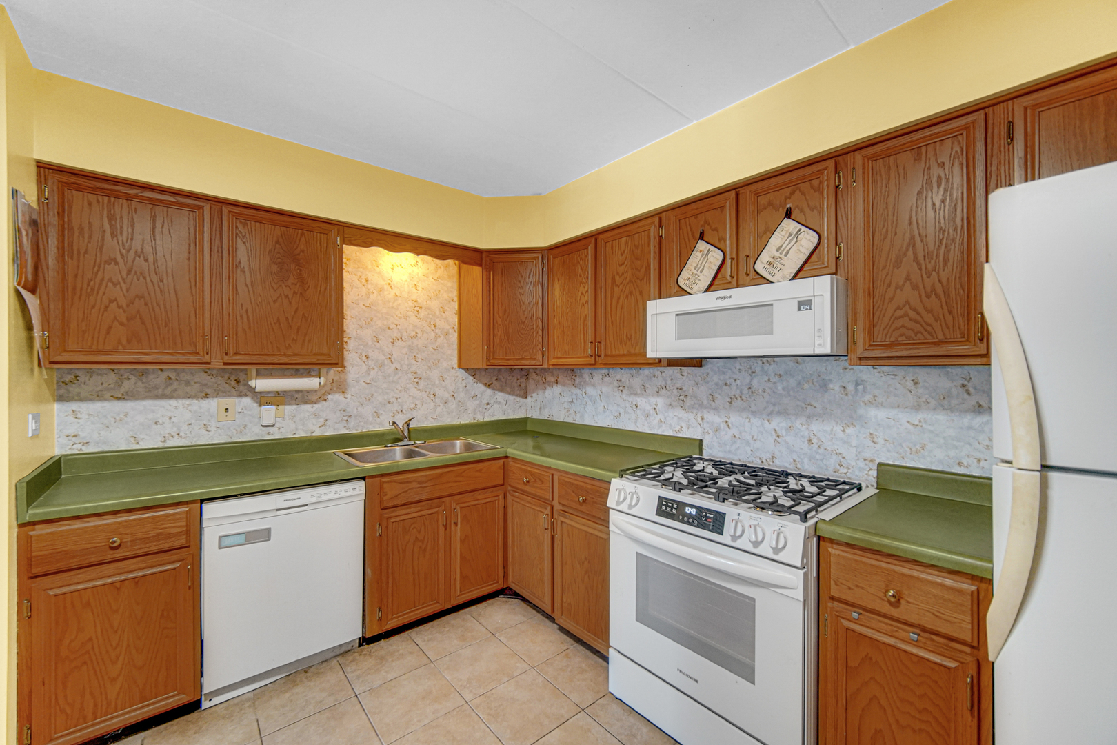 124 E Bailey Road #E, Naperville, IL 60565