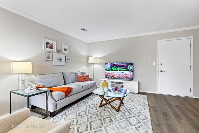 21 Wisteria Lane #4033, Schaumburg, IL 60173