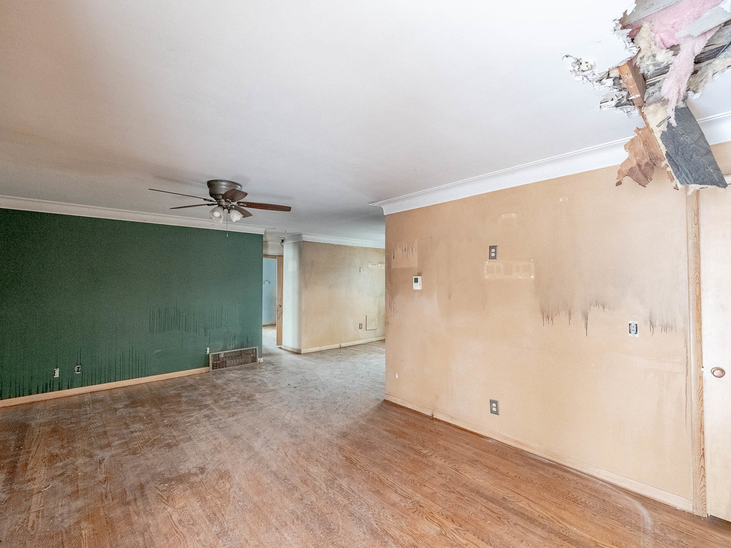 409 N Iowa Avenue, Villa Park, IL 60181