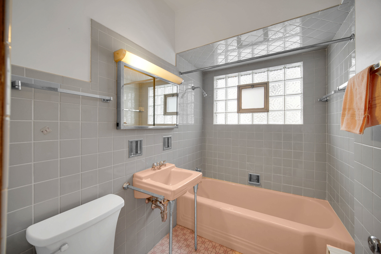 1314 N 21st Avenue, Melrose Park, IL 60160