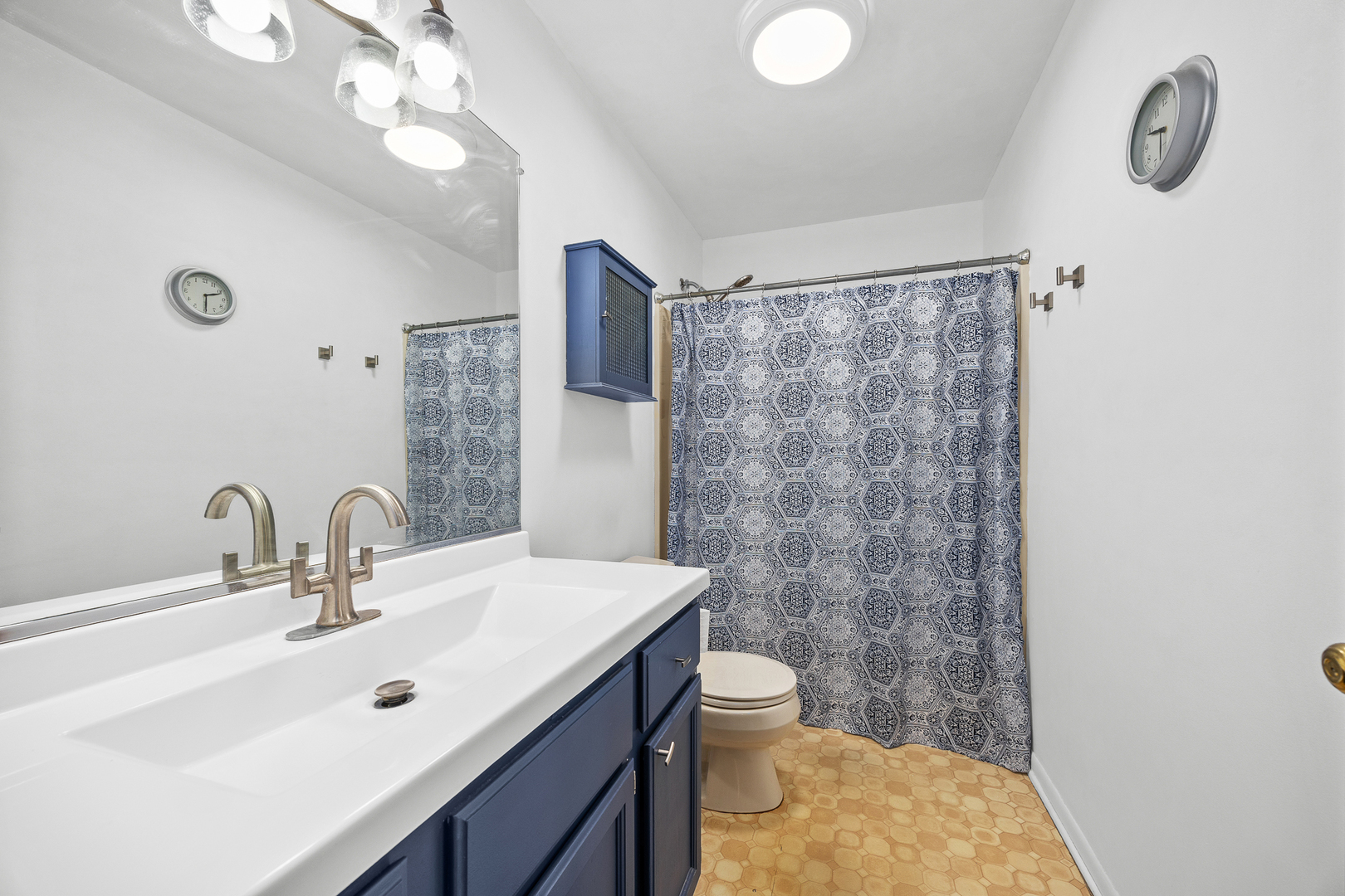 4940 Cornell Avenue, Downers Grove, IL 60515