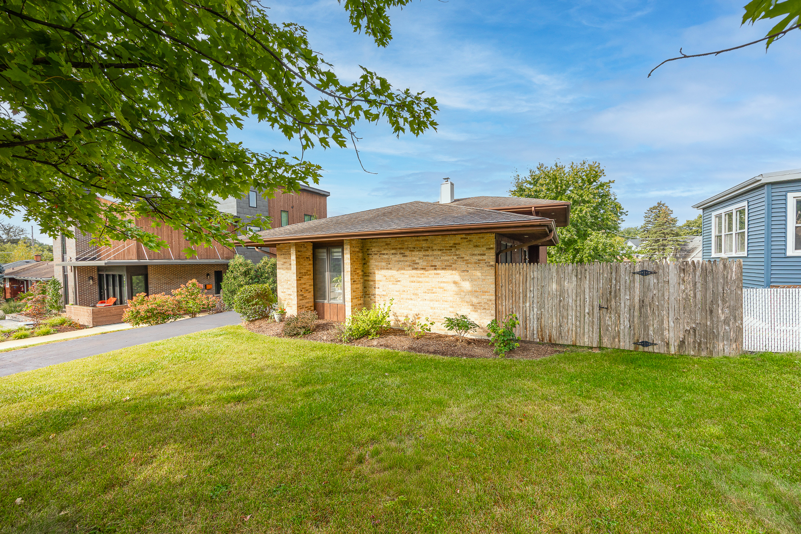 4940 Cornell Avenue, Downers Grove, IL 60515