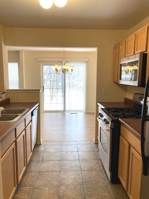 2441 Stoughton Circle #2441, Aurora, IL 60504