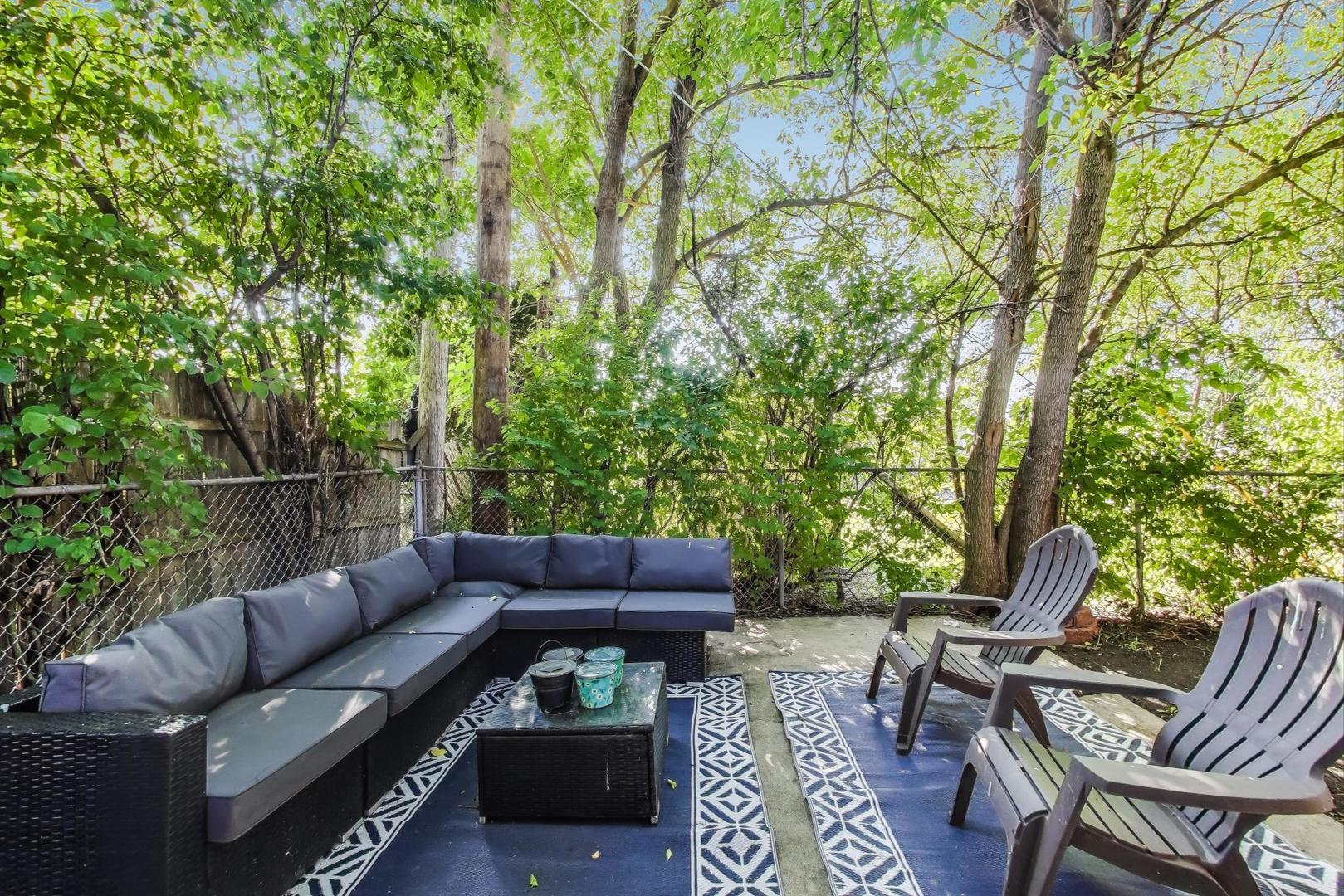 8760 N Oketo Avenue, Niles, IL 60714