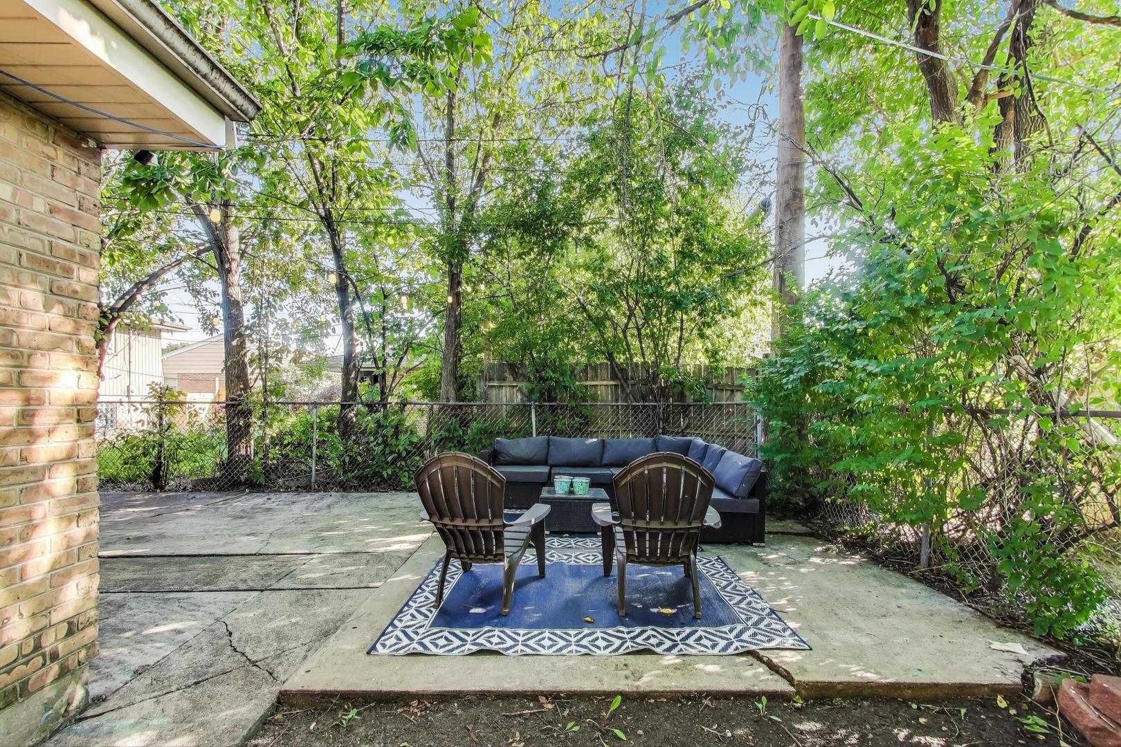 8760 N Oketo Avenue, Niles, IL 60714