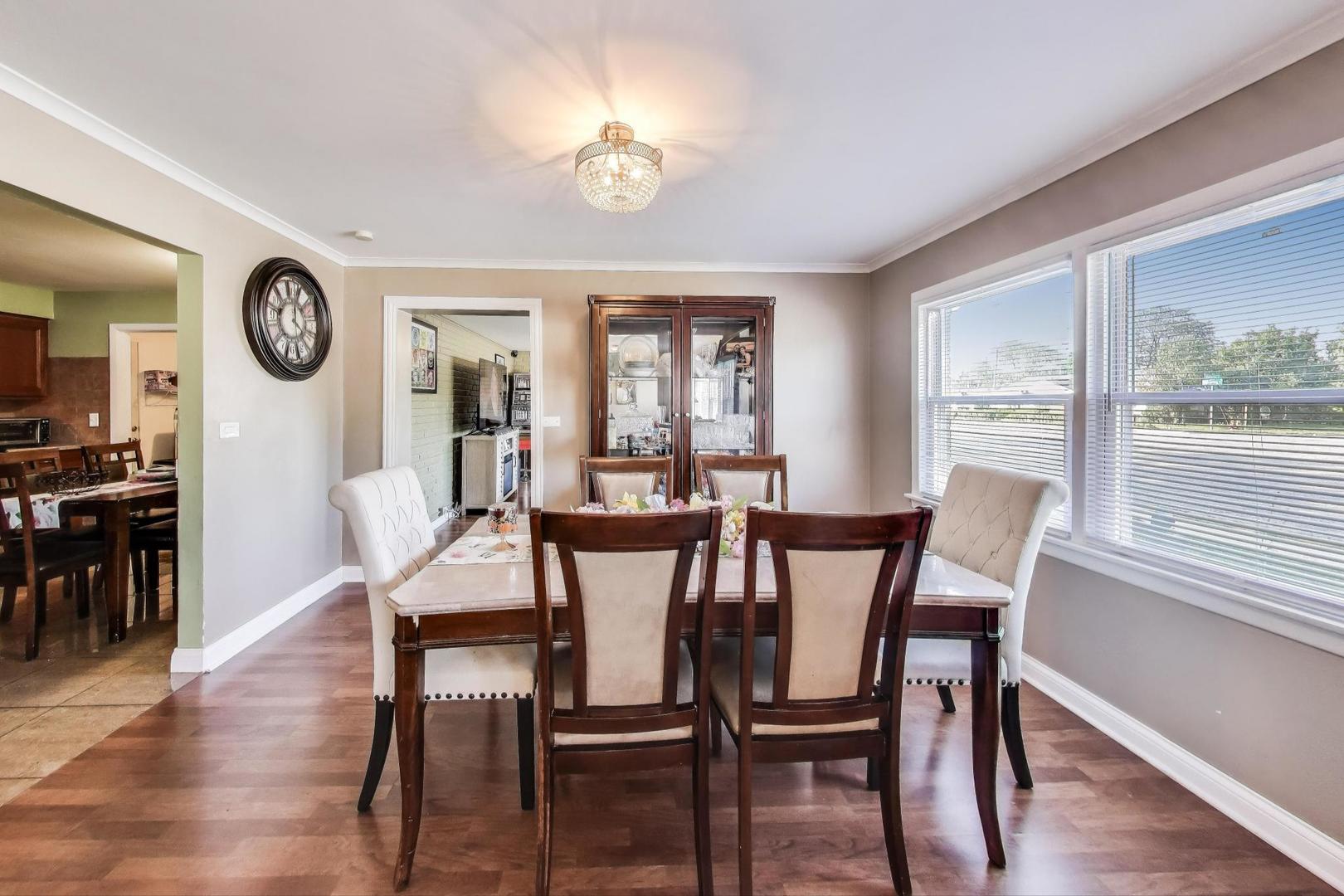 8760 N Oketo Avenue, Niles, IL 60714