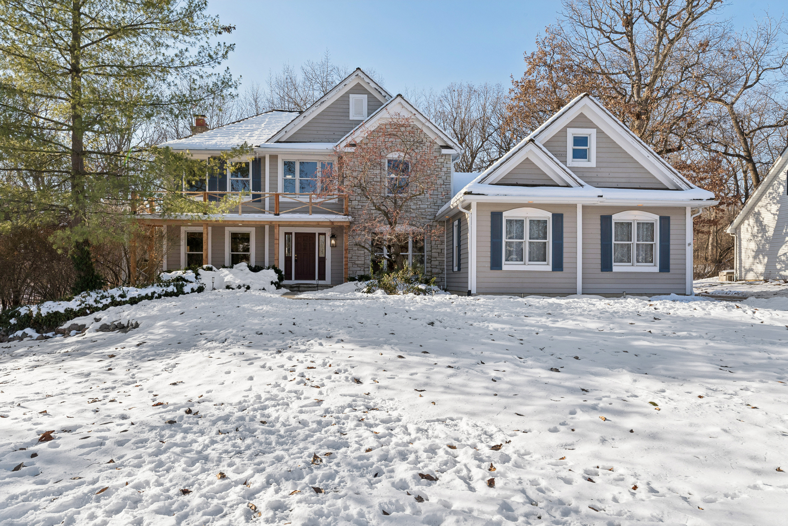 600 Crosswind Lane, Lindenhurst, IL 60046