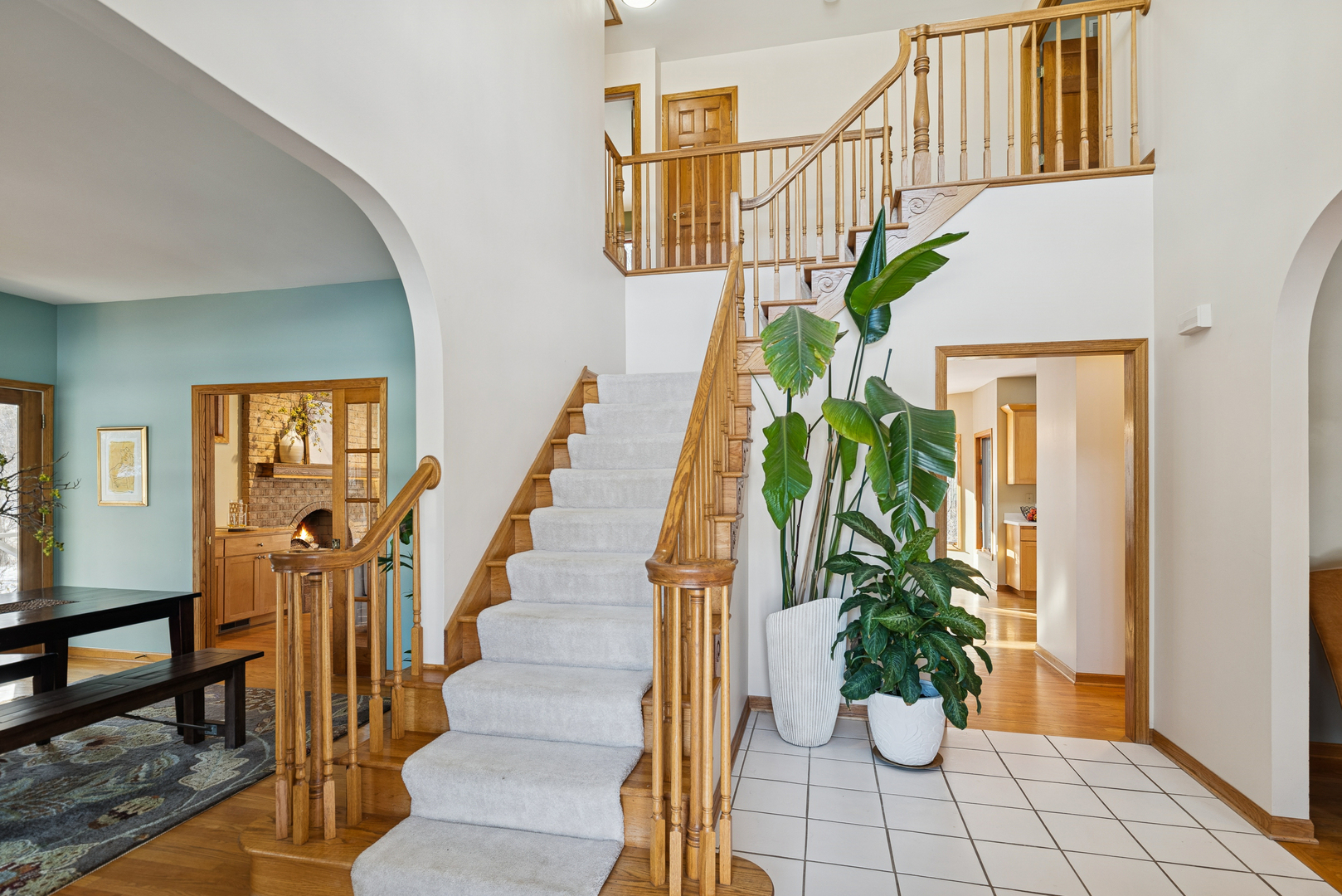 600 Crosswind Lane, Lindenhurst, IL 60046