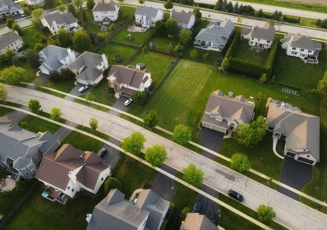 5259 Greenshire Circle, Lake In The Hills, IL 60156