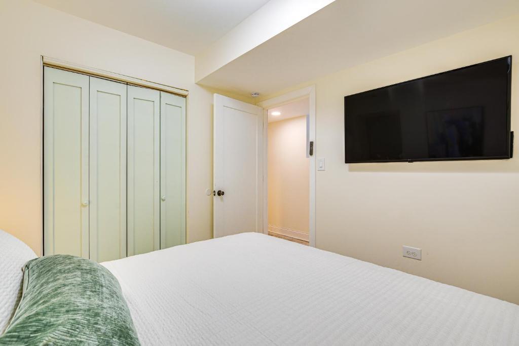 4829 S Forrestville Avenue #G, Chicago, IL 60615