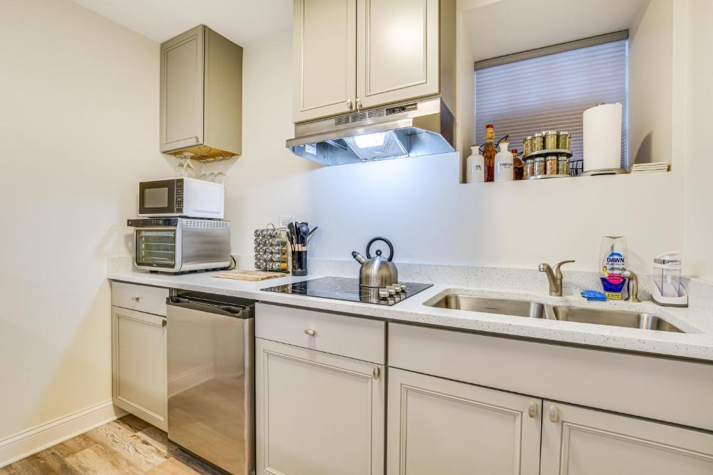 4829 S Forrestville Avenue #G, Chicago, IL 60615