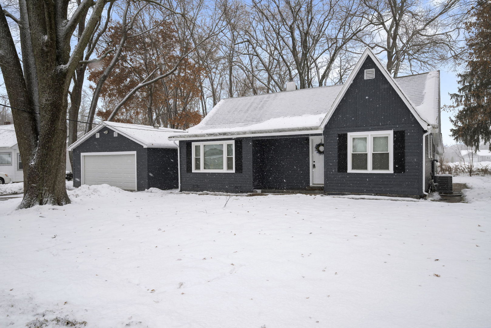 26347 W Shannon Avenue, Antioch, IL 60002