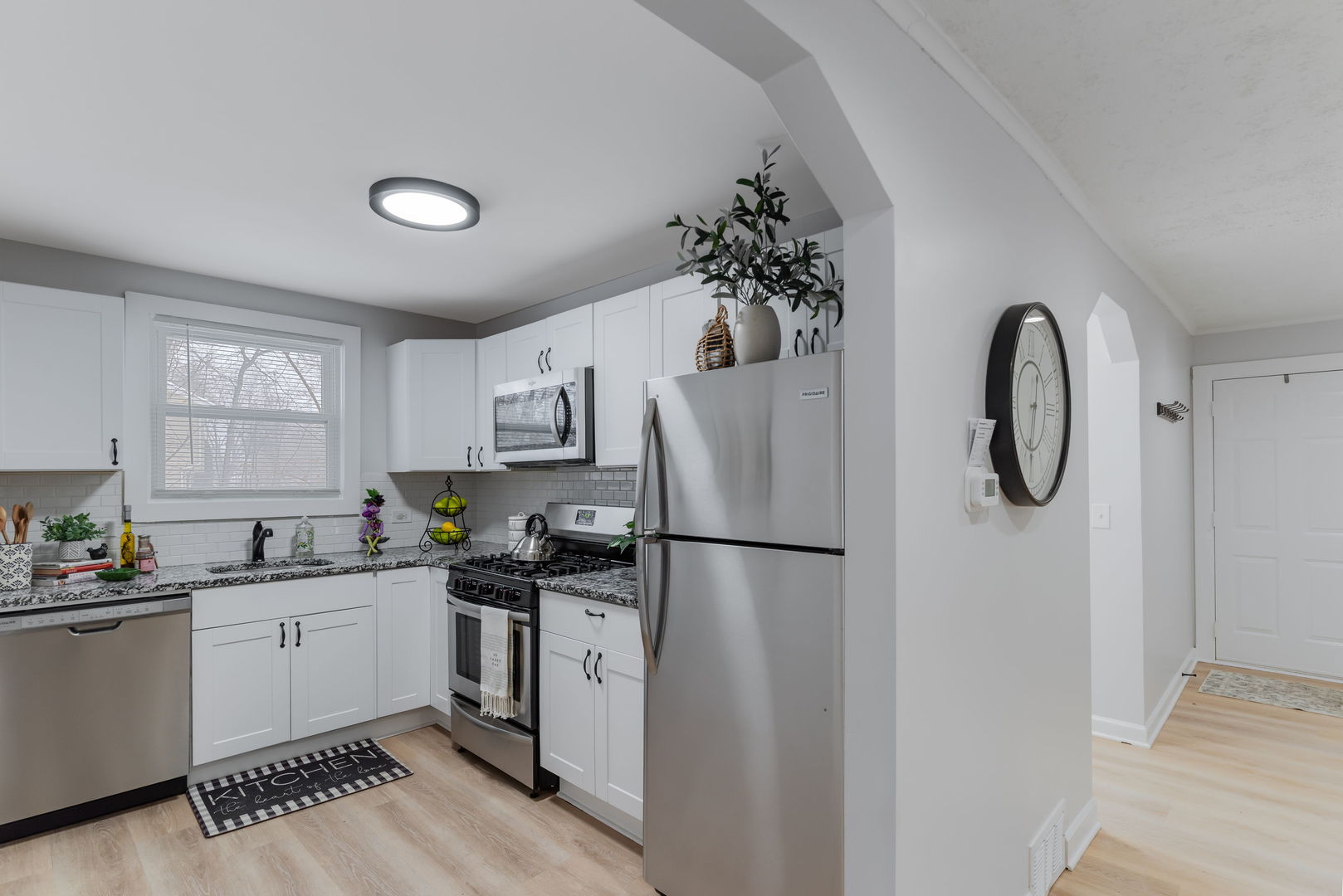 26347 W Shannon Avenue, Antioch, IL 60002