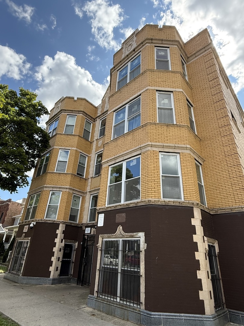 5223 W Washington Boulevard #5223-2, Chicago, IL 60644