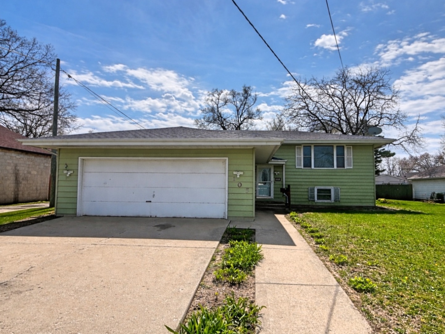 105 W Oak Street, Coal City, IL 60416