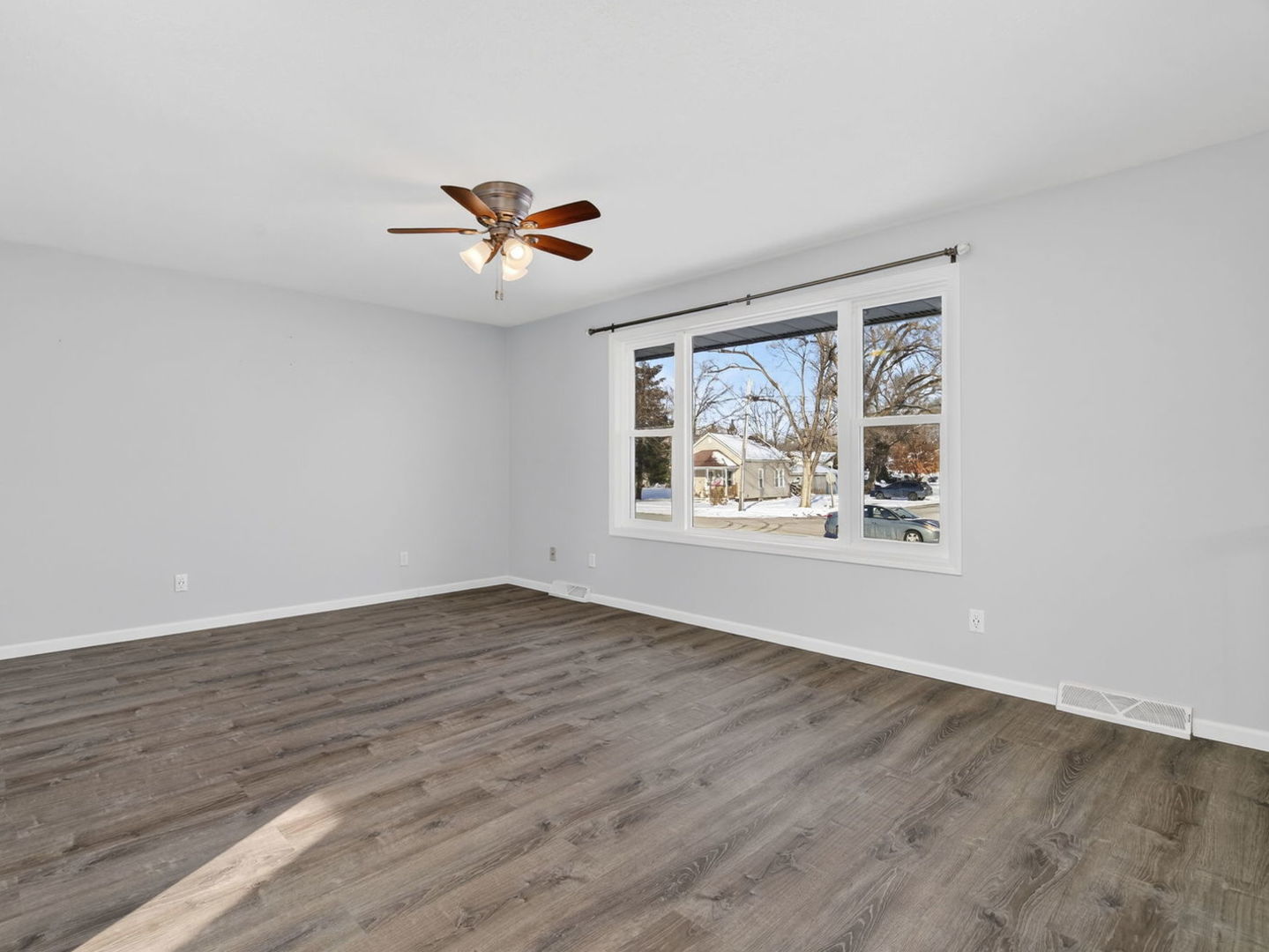 105 W Oak Street, Coal City, IL 60416