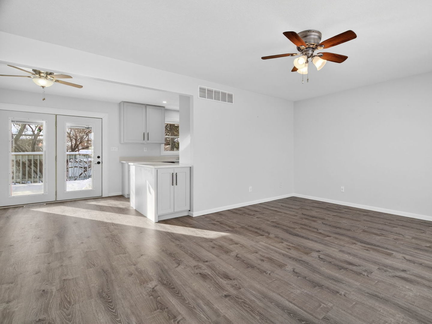 105 W Oak Street, Coal City, IL 60416