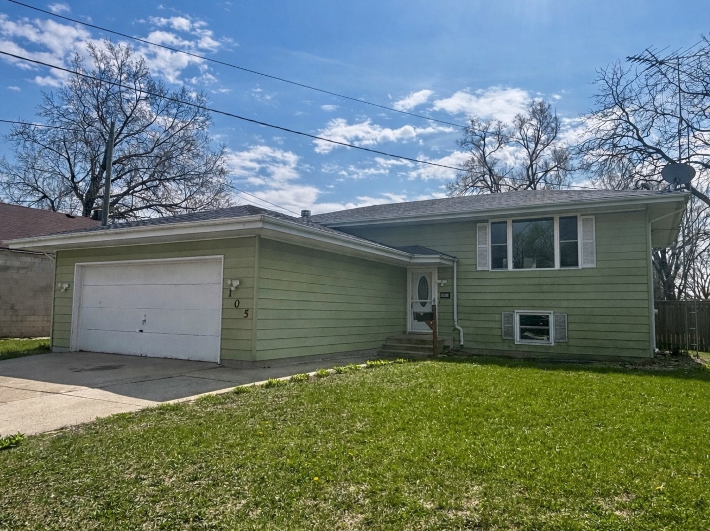 105 W Oak Street, Coal City, IL 60416